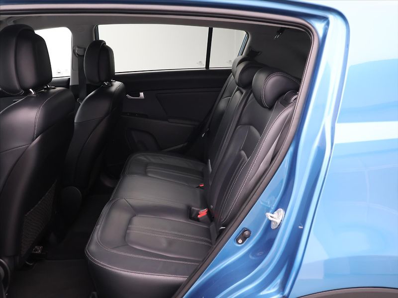 Kia Sportage 2,0 CRDI 100KW 4x4 Aut. 1.Maj. - fotka 13 z 25