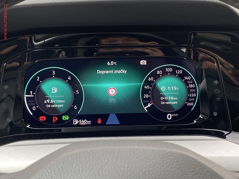 Volkswagen Golf (2020) 2.0 TDi, Life, DSG, šíbr - fotka 17 z 19