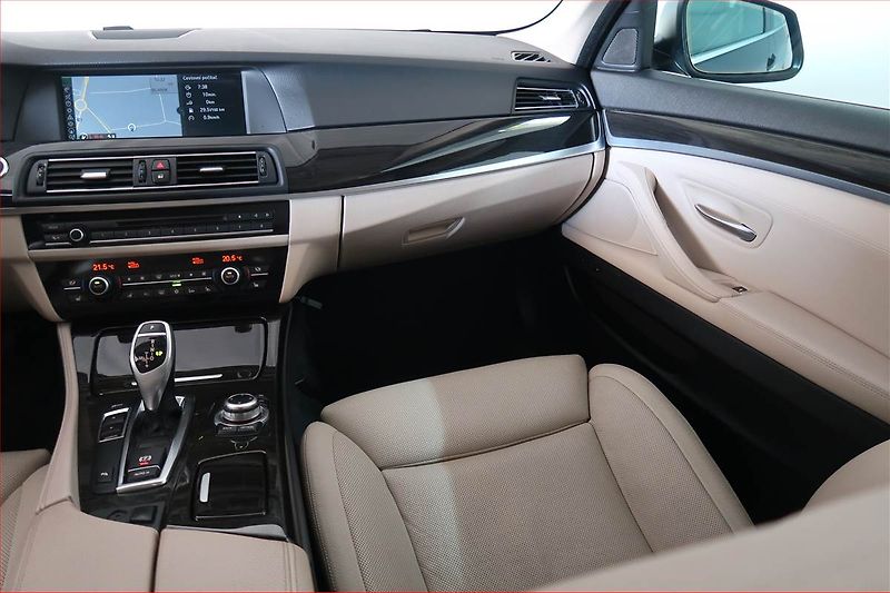 BMW Řada 5 (2010) 530d, Automat, Navi, Bi-Xenony - fotka 8 z 22