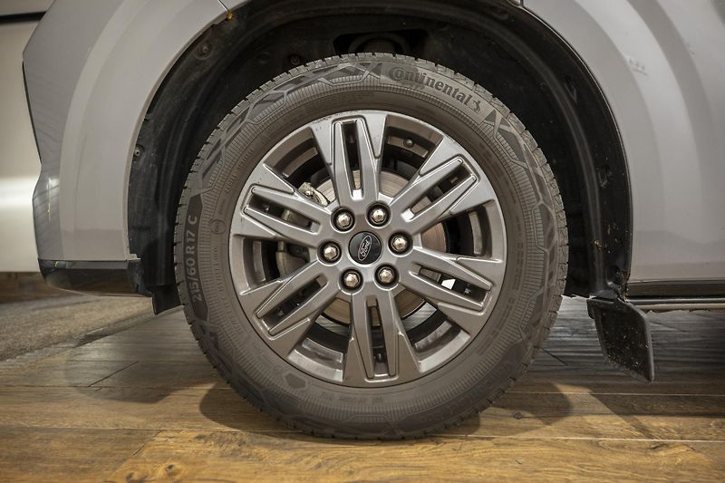 Ford Tourneo Custom 2.0 EcoBlue 125 kW 4x4 - fotka 50 z 53