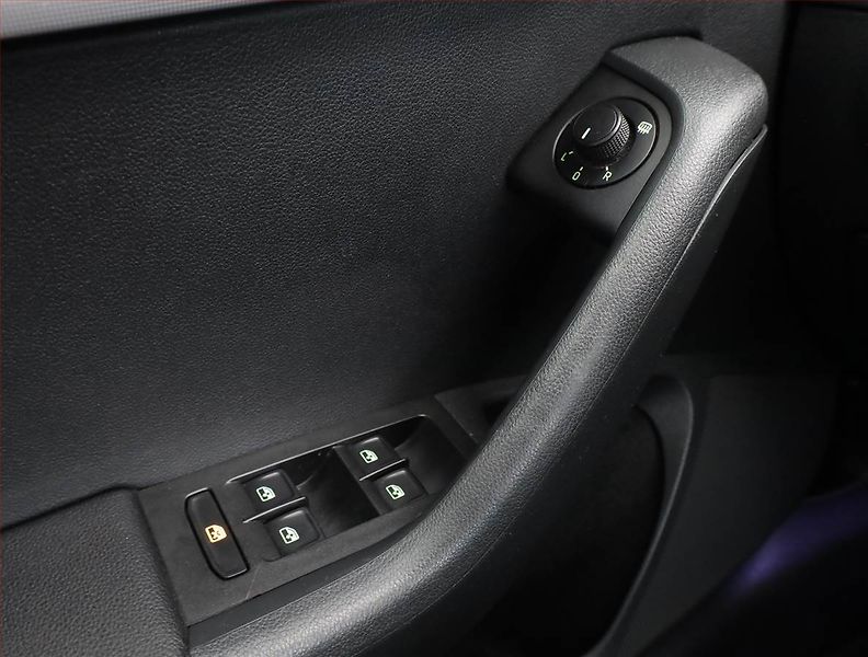 Škoda Octavia (2016) 1.6 TDI, Navi, Tempomat - fotka 15 z 17