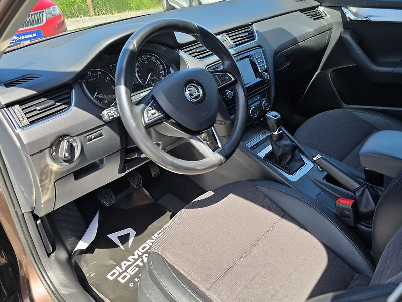 Škoda Octavia 1.4TSI ELEGANCE 1Majitel - fotka 10 z 20