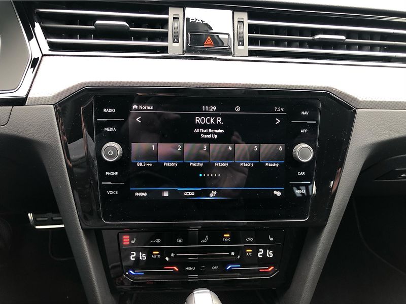 Volkswagen Passat Variant 2.0 TDi DSG 7st. 4Moti - fotka 19 z 29