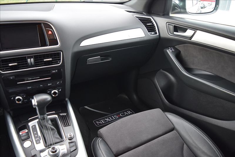 Audi Q5 3,0 V6 180KW S-LINE AUTOMAT - fotka 33 z 57