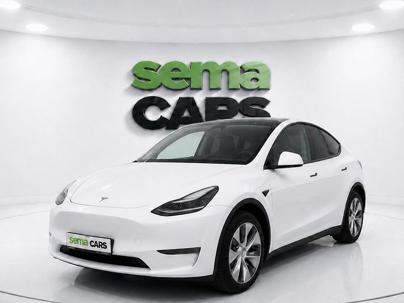 Tesla Model Y (2023) Long Range AWD DE SoH 92,4% - fotka 1 z 41