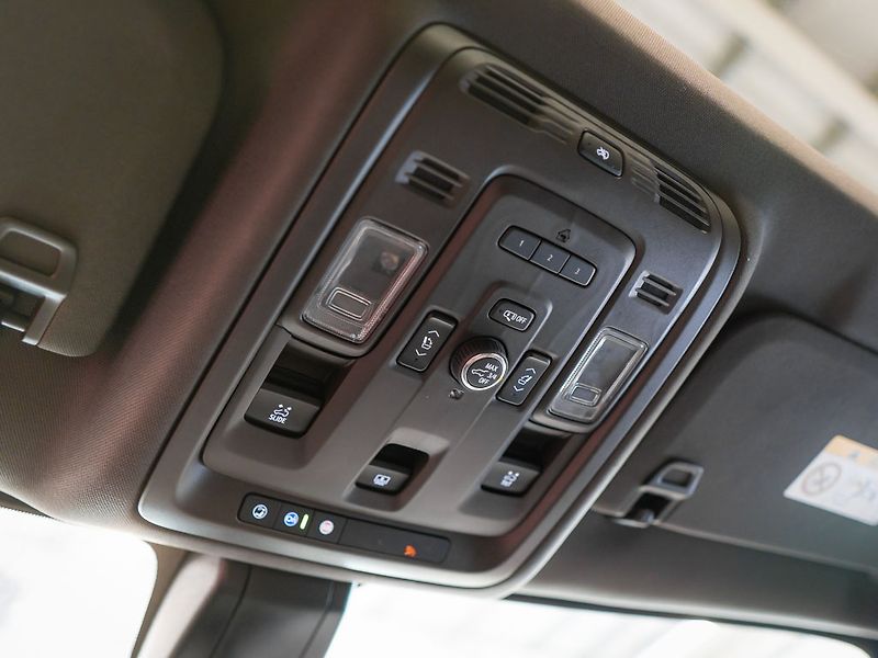 GMC Yukon (2021) 6.2 XL Denali Ultimate Air 4WD - fotka 35 z 44