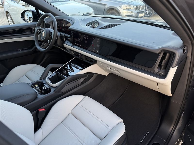 Porsche Cayenne E3 II Coupe Black Edition - fotka 10 z 37