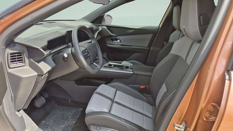 Opel Grandland (2026) GS Hybrid 1.2 TURBO (107kW/145 - fotka 16 z 38