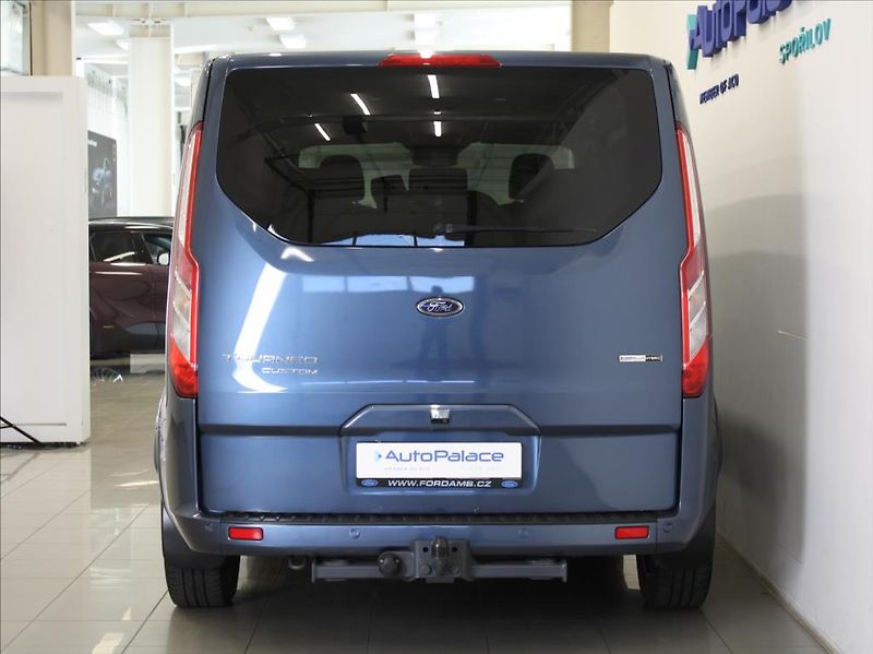 Ford Tourneo Custom 2,0 EB 95kW MT L1 Titan.8-míst - fotka 4 z 21