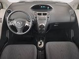 Toyota Yaris (2009) 1.33 Dual VVT-i, Automat - náhled 8
