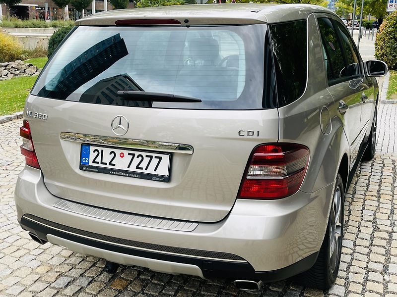 Mercedes-Benz Třídy M 320CDI 165KW 4MATIC TAŽNÉ 3500 - fotka 11 z 42