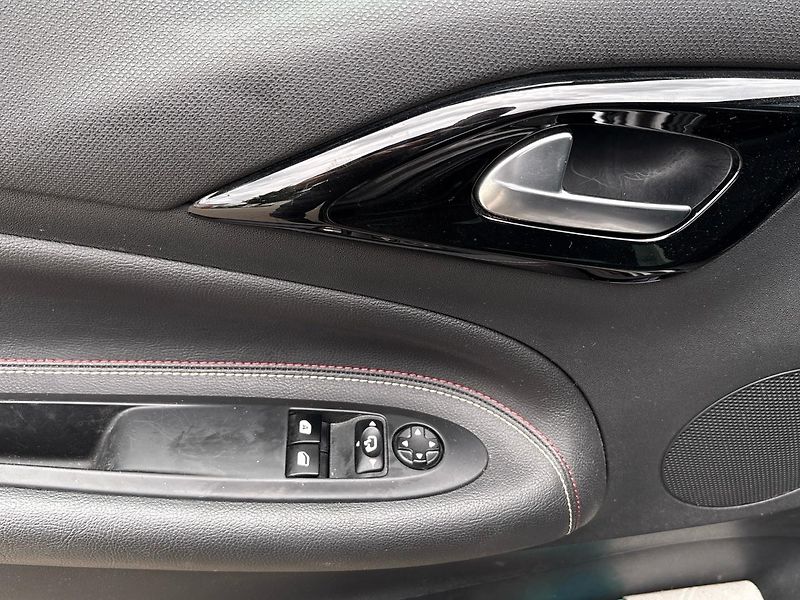 DS Automobiles DS3 (2018) Performance Line Sport EAT6 - fotka 25 z 46