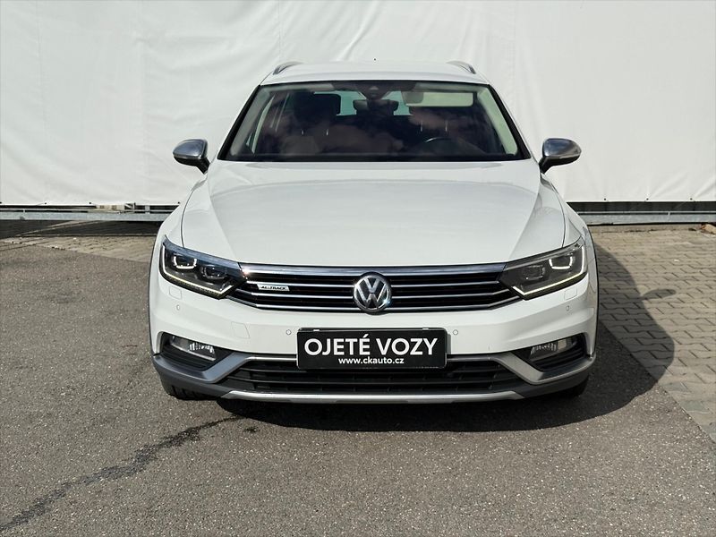 Volkswagen Passat 2,0 Alltrack, 4x4 - fotka 2 z 24