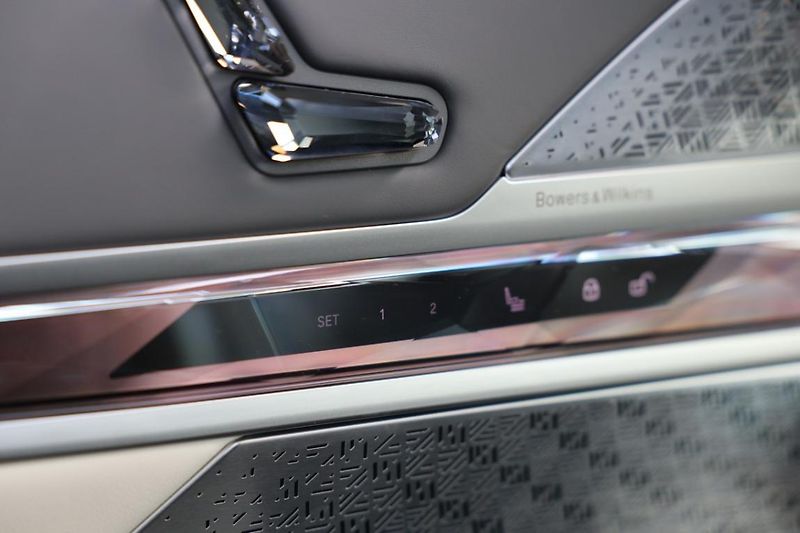 BMW Řada 7 740d xDrive Sedan - fotka 15 z 18