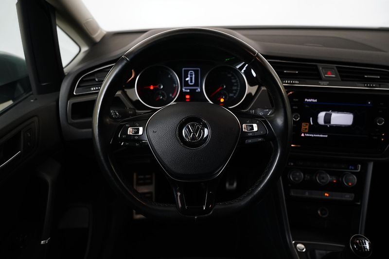 Volkswagen Touran - fotka 19 z 28