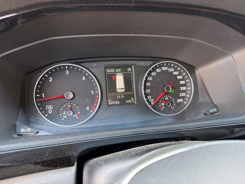Volkswagen Multivan (2017) DSG 110KW GENARATION SIX - fotka 11 z 27