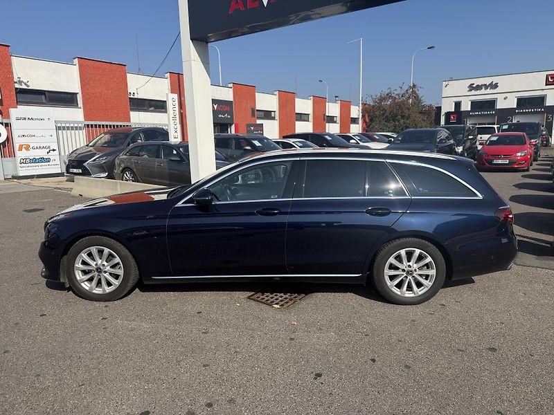 Mercedes-Benz Třídy E 200 CDi - fotka 9 z 23