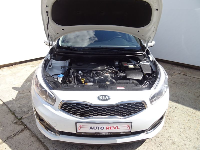 Kia Ceed (2018) 1.6GDi,99kW,1majČR,DPH,S.kniha - fotka 18 z 20