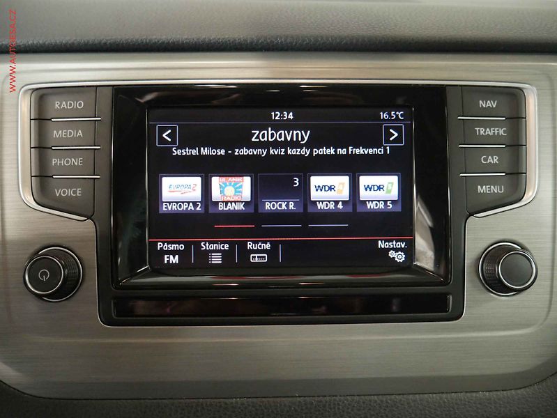 Volkswagen Golf Sportsvan (2015) 1.6. TDI, DSG - fotka 14 z 20