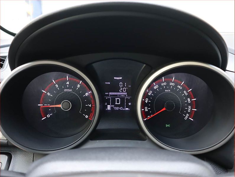SsangYong Tivoli (2018) 1.6 e-XGi, Automat, Serv.kniha - fotka 11 z 17