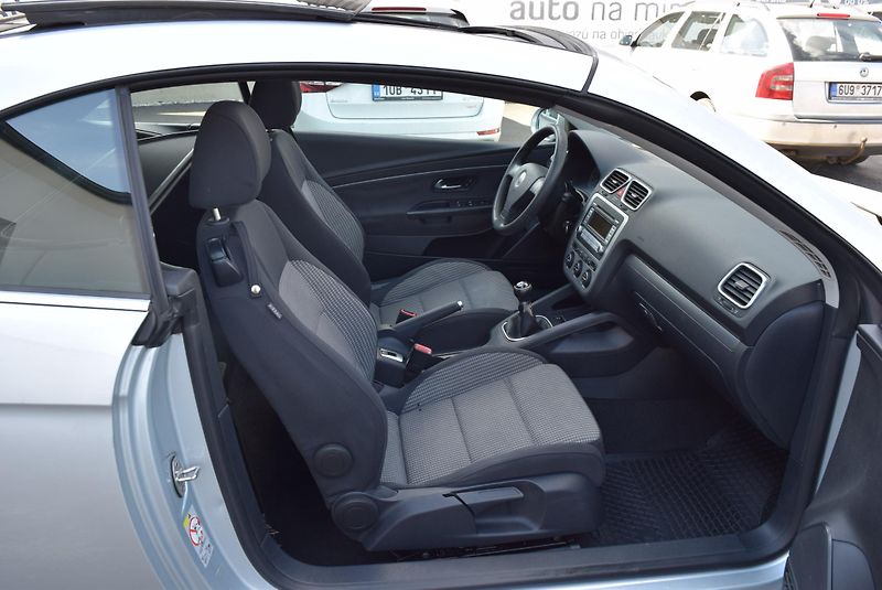 Volkswagen EOS (2007) 1.6FSI 85kw TAŽNÉ NOVÉ ROZVODY - fotka 28 z 34