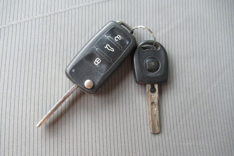 Seat Ibiza 1.2i  AUT. KLIMA TAŽNÉ - fotka 21 z 21
