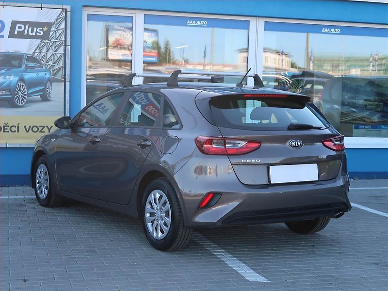 Kia Ceed (2021) Fresh 1.0 T-GDI, ČR,1.maj - fotka 4 z 17