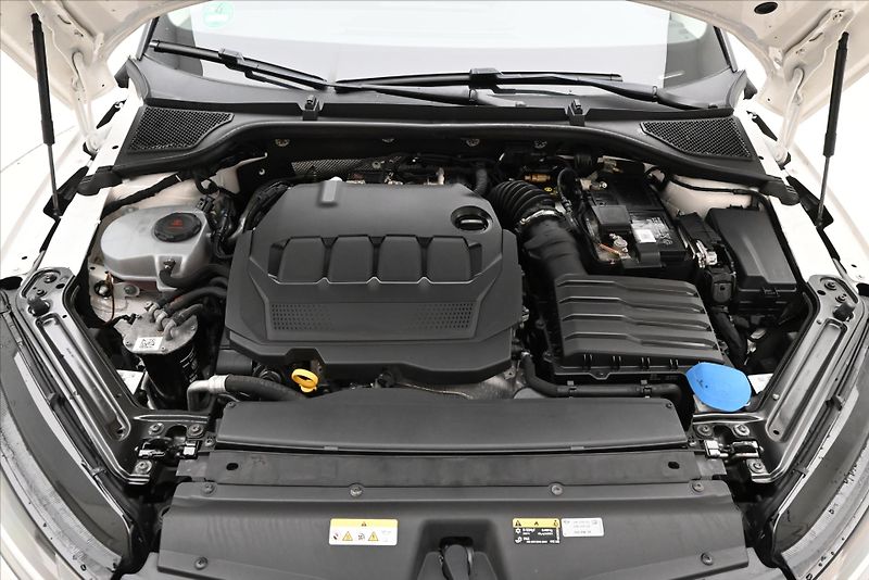 Škoda Octavia 2,0 TDI 110KW DSG STYLE Záruka - fotka 9 z 34