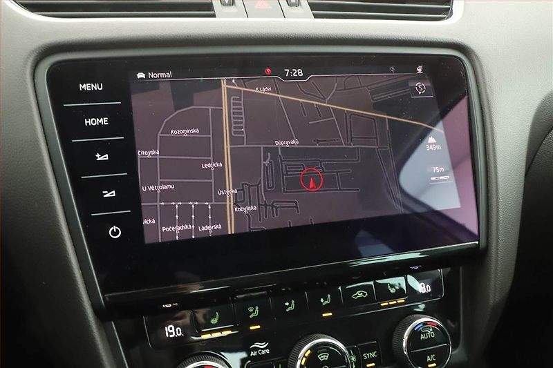 Škoda Octavia (2019) Scout 2.0 TDI, 4X4, Automat - fotka 13 z 21