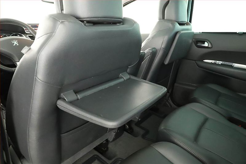 Peugeot 5008 (2011) 2.0 HDI, Automat, Xenony - fotka 14 z 19