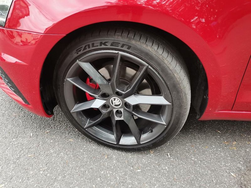 Škoda Octavia (2018) 2.0TDi 135ke RS Challenge DSG - fotka 29 z 32