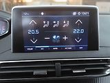 Peugeot 3008 (2020) Allure 1.2 PureTech, Automat - náhled 23