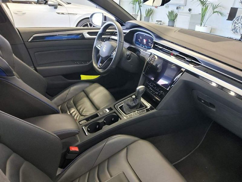 Volkswagen Arteon Shooting Brake R 2.0TSI 235kW 4MOTION - fotka 3 z 4