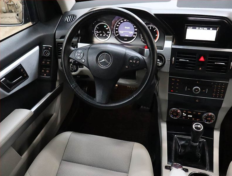 Mercedes-Benz GLK (2011) 200 CDI, Kůže, Park. senzory - fotka 7 z 20