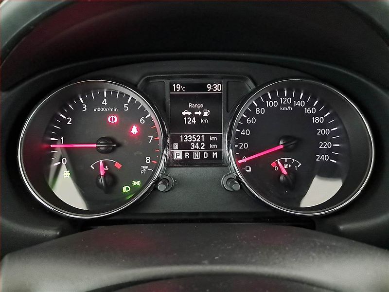 Nissan Qashqai (2010) Acenta 2.0, 4X4, Automat, ČR - fotka 9 z 14