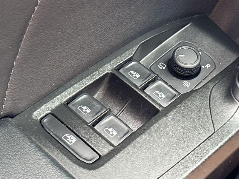 Cupra Formentor (2023) 1.4 TSI e-HYBRID DSG - fotka 18 z 30