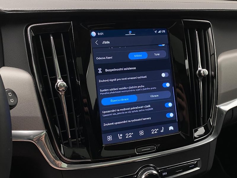 Volvo V90 T8 AWD RECHARGE DARK PLUS AUT - fotka 50 z 65