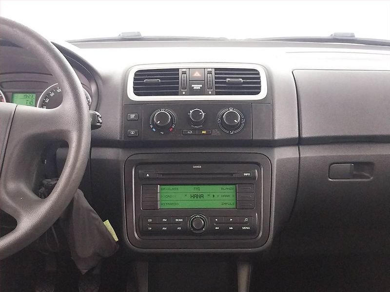 Škoda Fabia (2009) Ambition 1.9 TDI, Serv.kniha - fotka 12 z 19