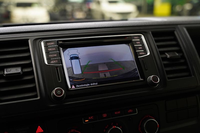 Volkswagen Multivan - fotka 20 z 26