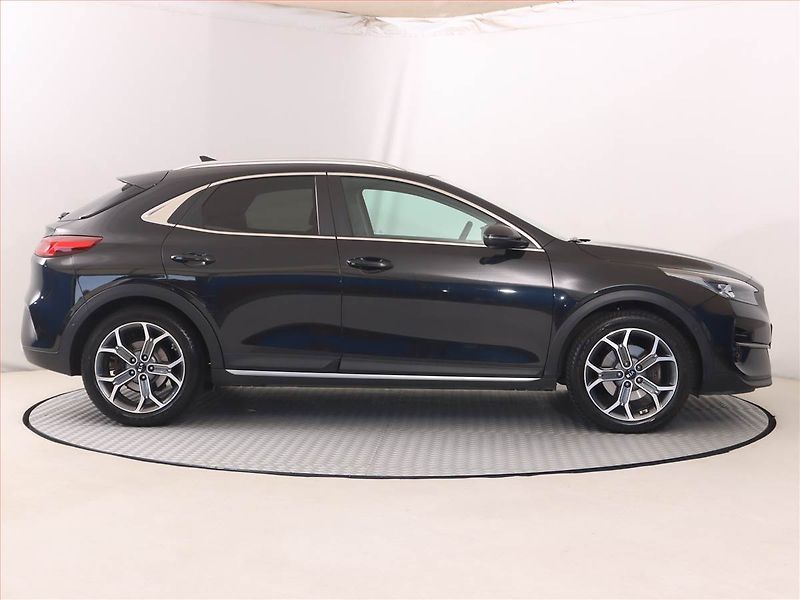 Kia XCeed (2020) Smart 1.6 CRDi, Automat - fotka 6 z 26