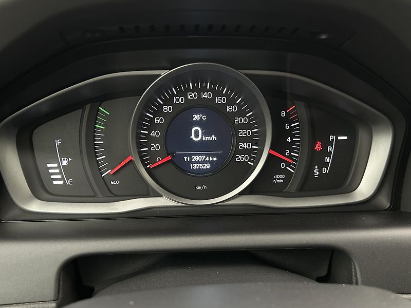 Volvo XC60 2.0 T5 Sumum - fotka 47 z 62