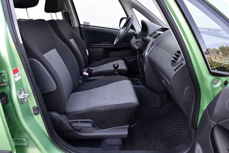 Fiat Sedici 1.6 16V 4X4, KLIMA, NAVI, BT - fotka 35 z 44
