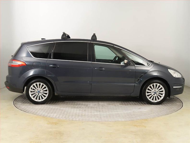 Ford S-MAX (2012) 2.0 TDCi, 7 míst, Navi - fotka 6 z 21