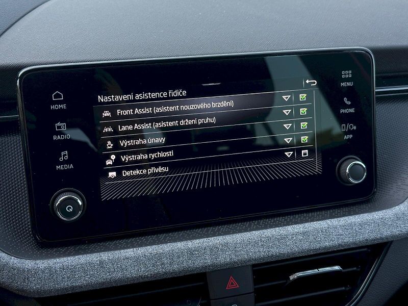 Škoda Scala (2025) 1.0 TSI 85 kW Selection - fotka 16 z 25