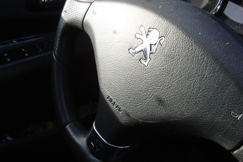 Peugeot 3008 (2013) 1.6HDi,Hybrid 4,AUT,4x4,Panora - fotka 43 z 78