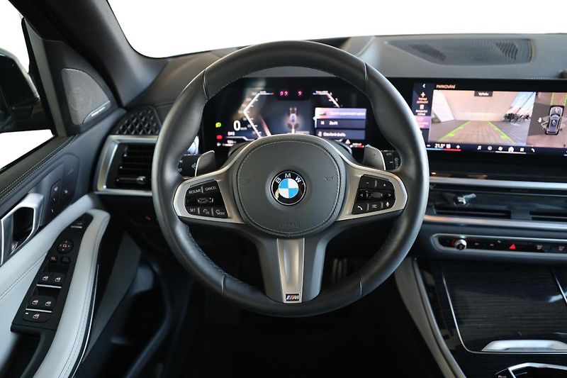 BMW X5 xDrive30d - fotka 33 z 35