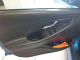 Hyundai i30 1.0 T-GDI Combi 88KW 62000km!! - náhled 18