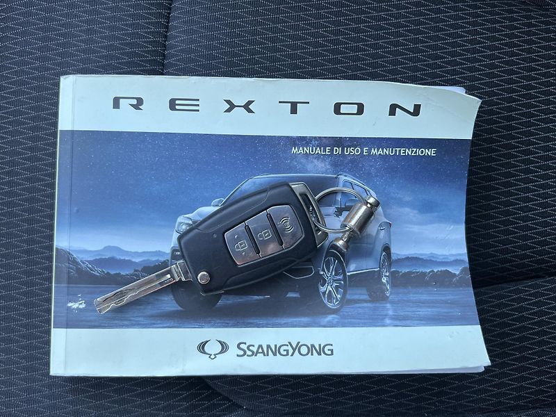 SsangYong Rexton 2.2D 4x2 KAMERA TEMPOMAT  - fotka 32 z 40