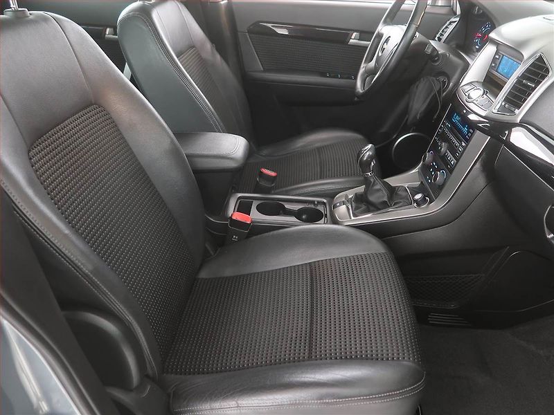 Chevrolet Captiva (2013) 2.4 i, 7 míst, Tempomat - fotka 9 z 19