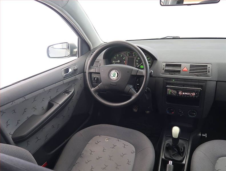 Škoda Fabia (2002) 1.4, Tažné, zamluveno - fotka 7 z 14